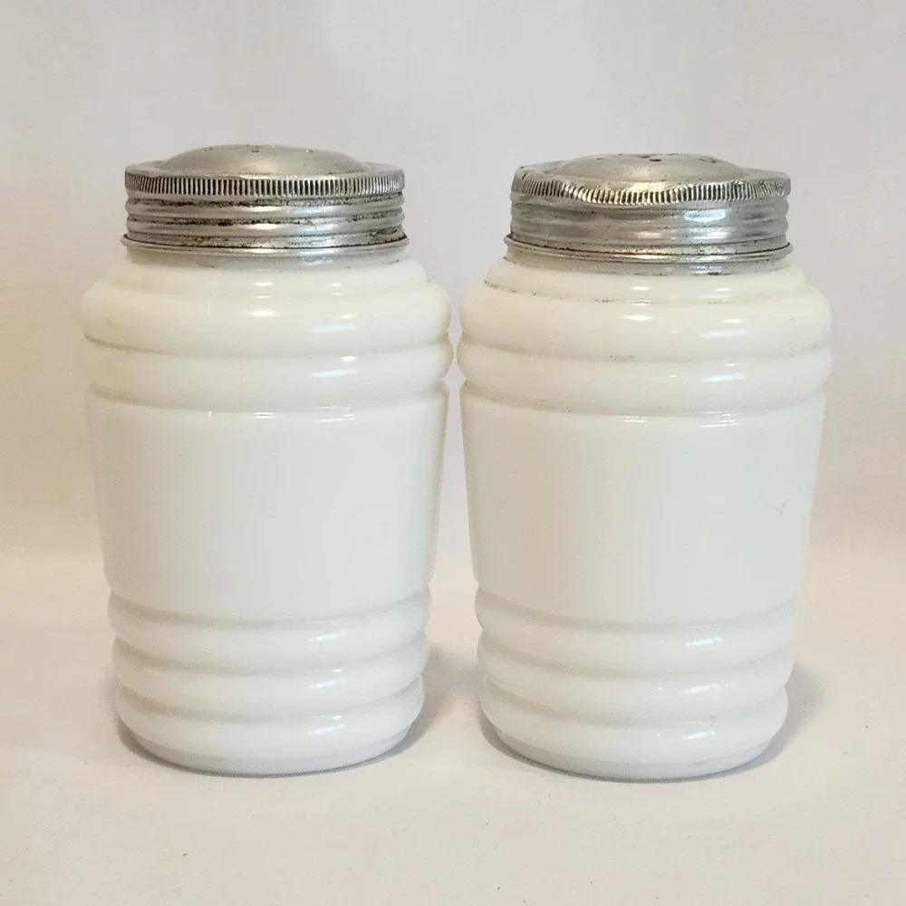 Vintage Hazel Atlas Milk Glass Salt and Pepper‎ Range Shakers Ribbed Beehive